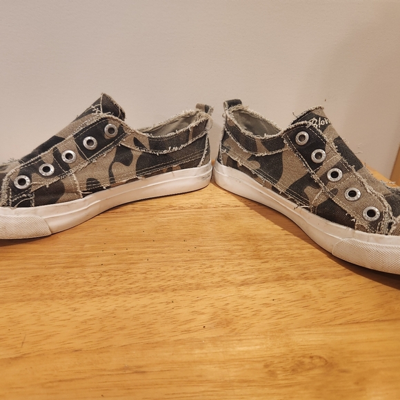 Blowfish Camo Womens Size 8 - Picture 2 of 4